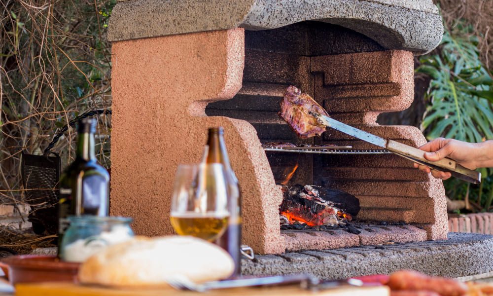 I 5 accessori indispensabili per un barbecue in muratura prefabbricato