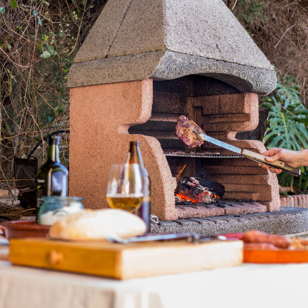 I 5 accessori indispensabili per un barbecue in muratura prefabbricato